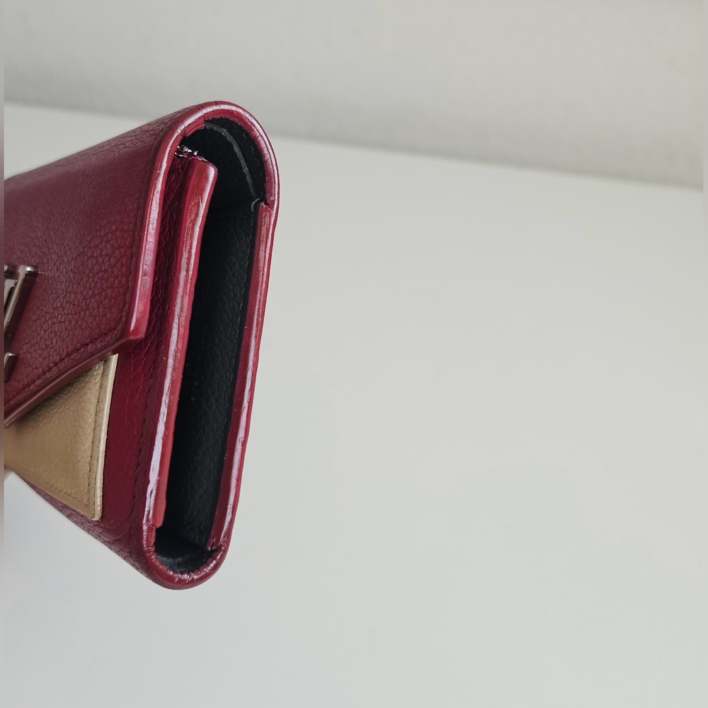 Louis Vuitton Etain & Creme MyLockMe Trifold Compact Wallet - Picture 5 of 10